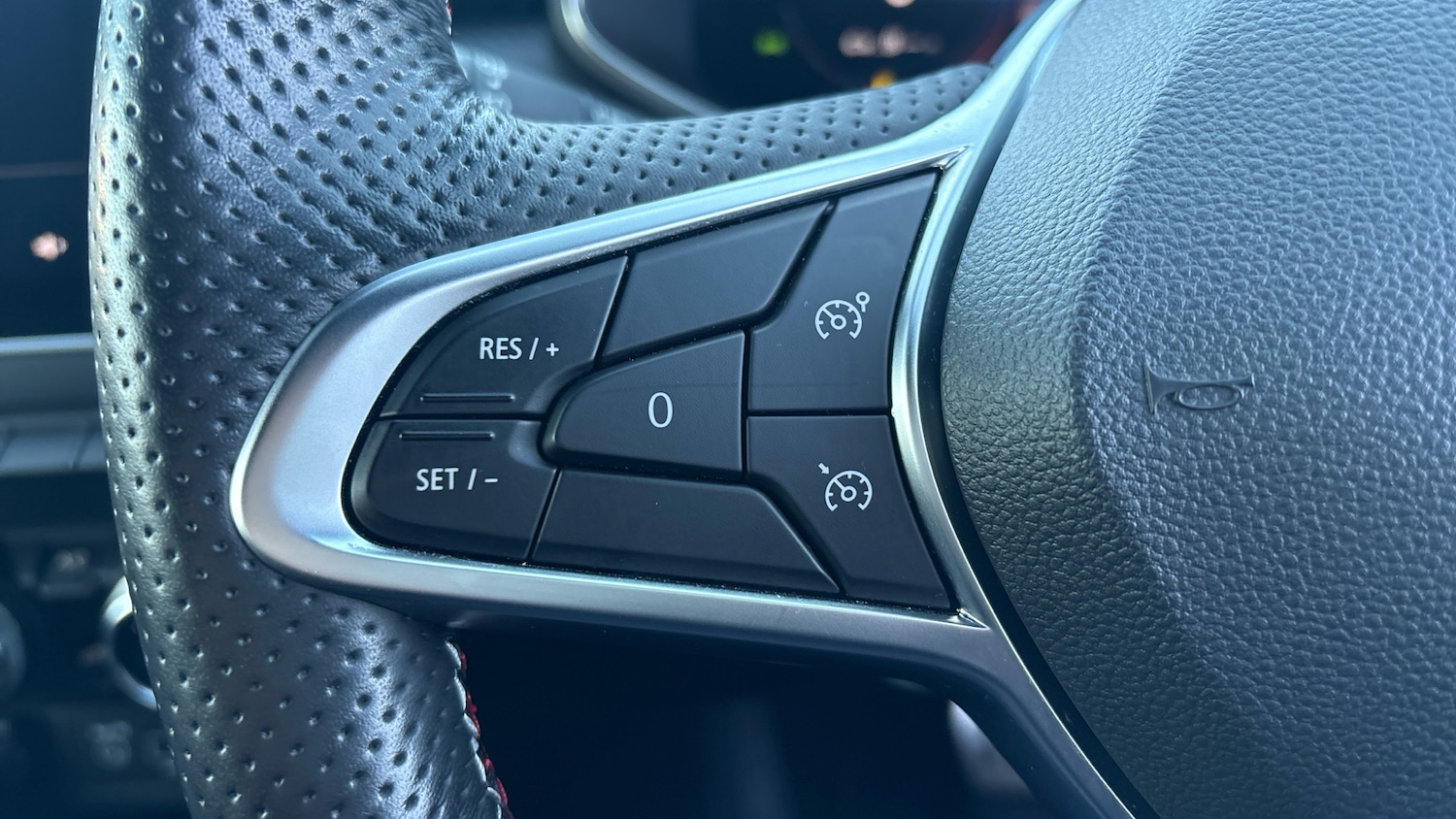 Used Renault Clio 2022 for sale - 76895228: Photo 21