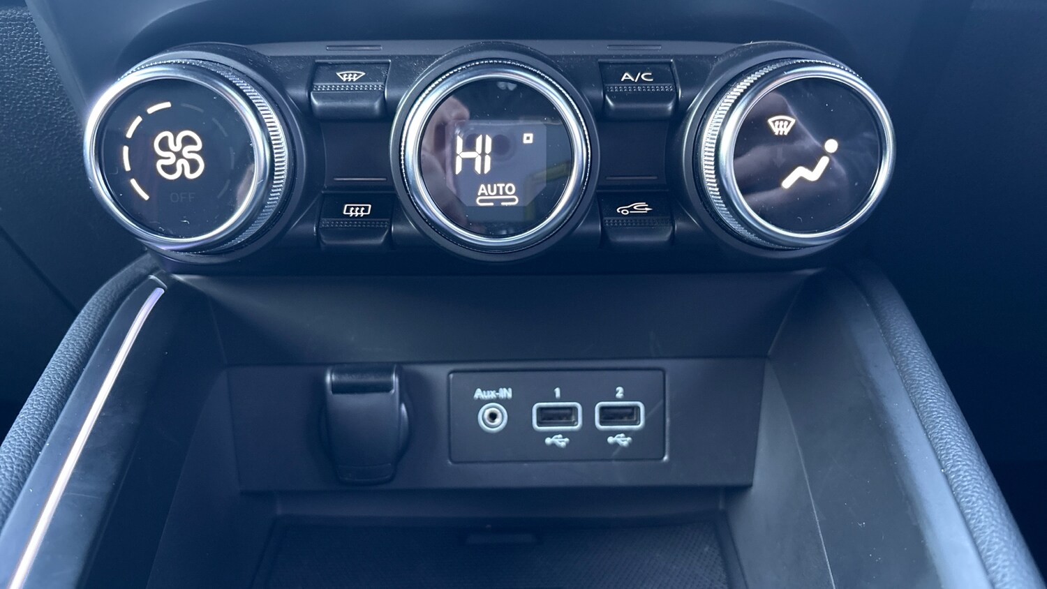 Used Renault Clio 2022 for sale - 76895228: Photo 25