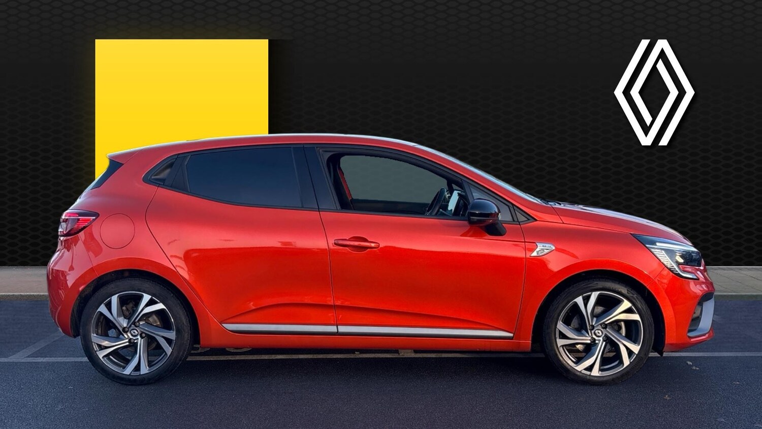 Used Renault Clio 2022 for sale - 76895228: Photo 5
