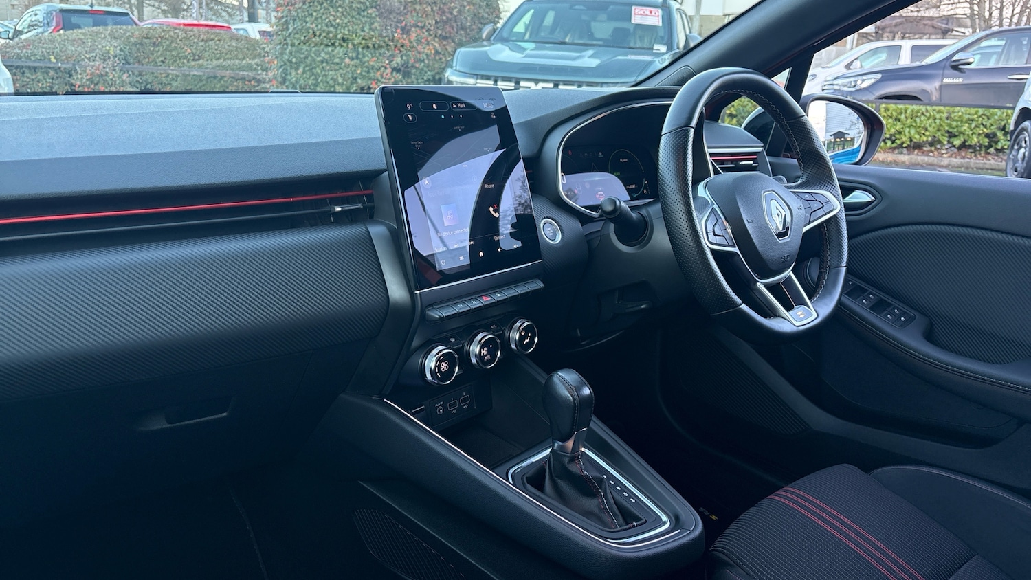 Used Renault Clio 2022 for sale - 76895228: Photo 9