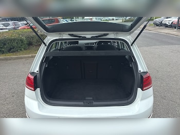 Used Volkswagen Golf 2017 for sale - 78228606: Photo