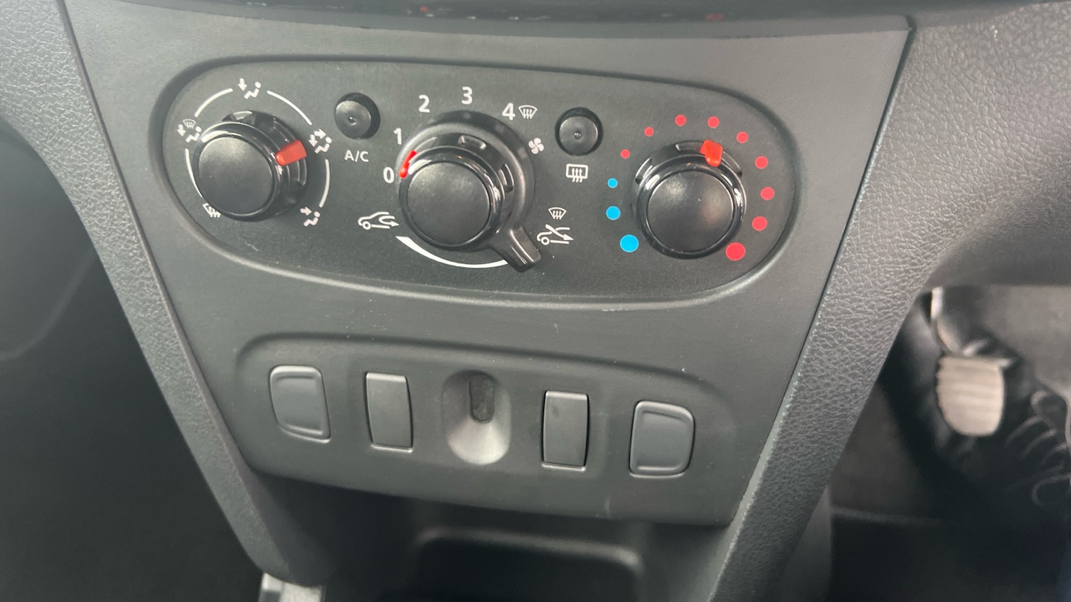 Used Dacia Sandero Stepway 2019 for sale - 76159903: Photo 14