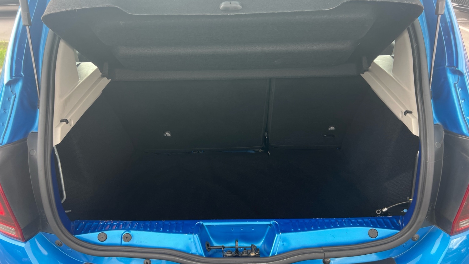 Used Dacia Sandero Stepway 2019 for sale - 76159903: Photo 4