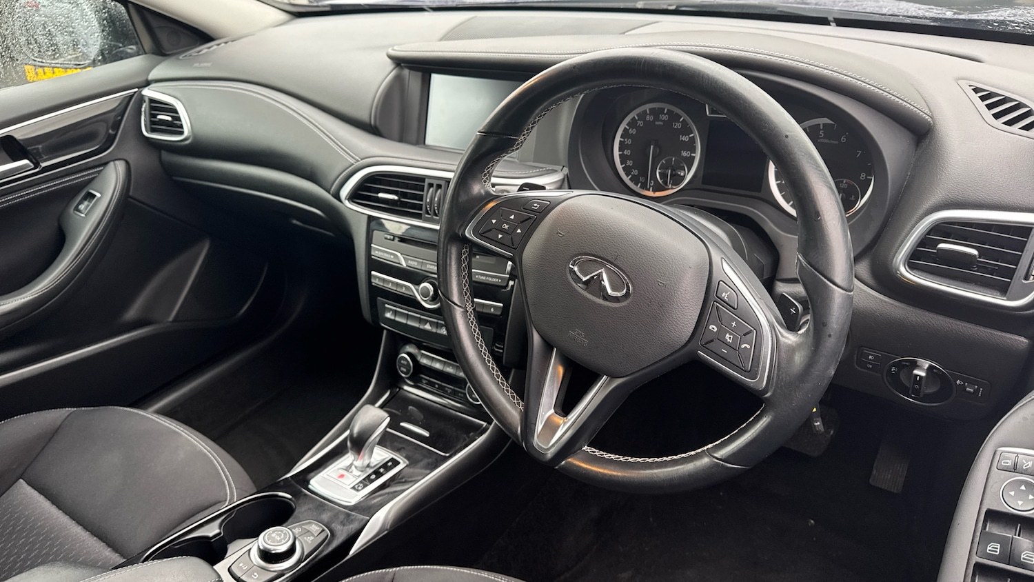 Used Infiniti QX30 2018 for sale - 77556705: Photo 11