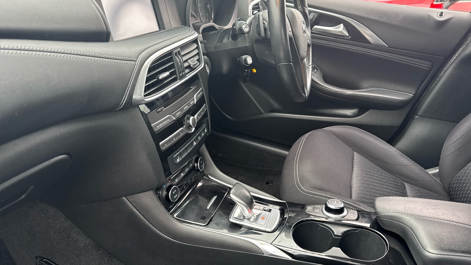 Used Infiniti QX30 2018 for sale - 77556705: Photo 13