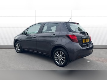 Used Toyota Yaris 2015 for sale - 78510645: Photo