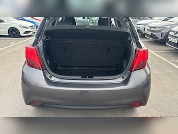 Used Toyota Yaris 2015 for sale - 78510645: Photo