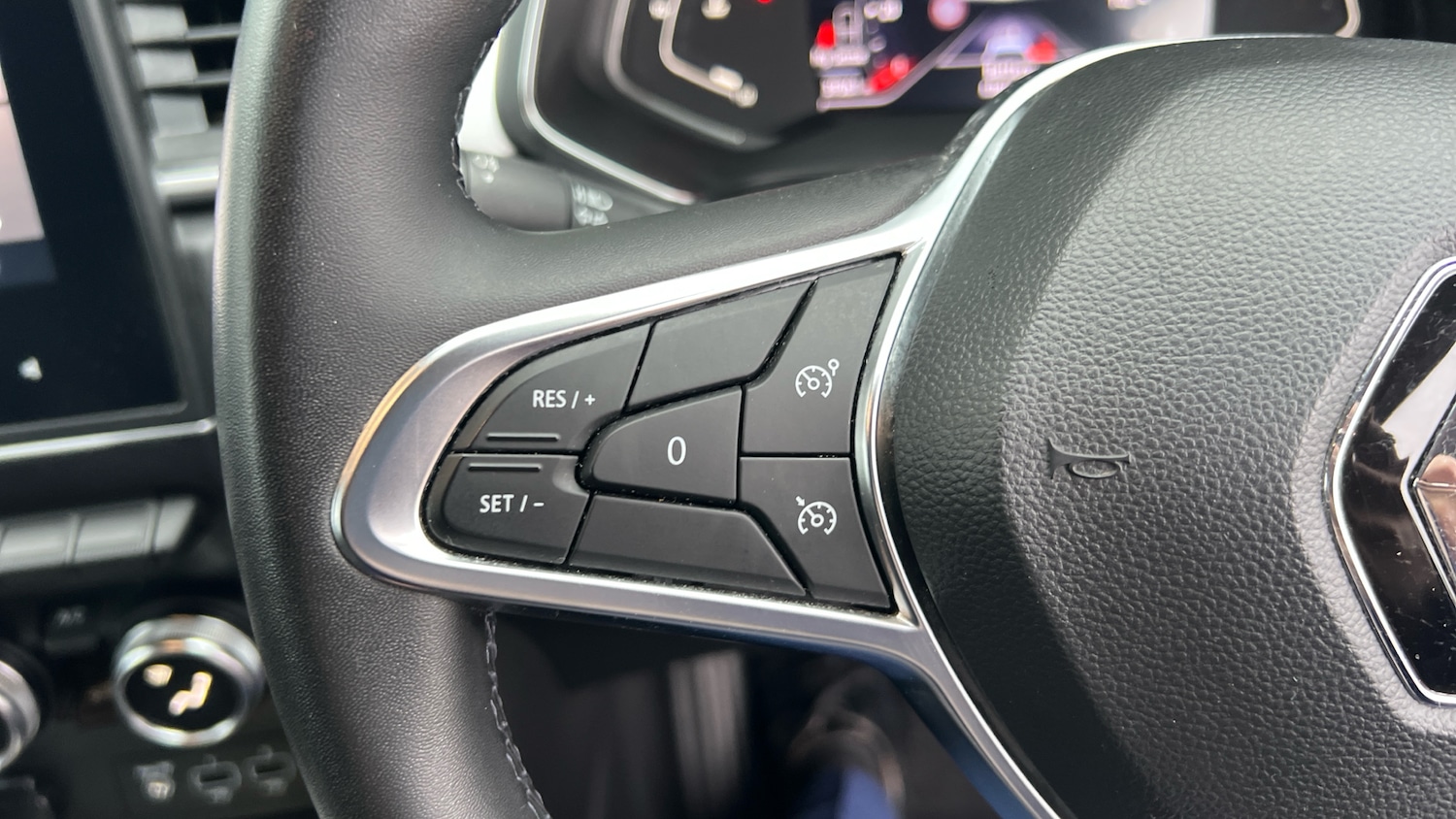 Used Renault Captur 2022 for sale - 76405170: Photo 19