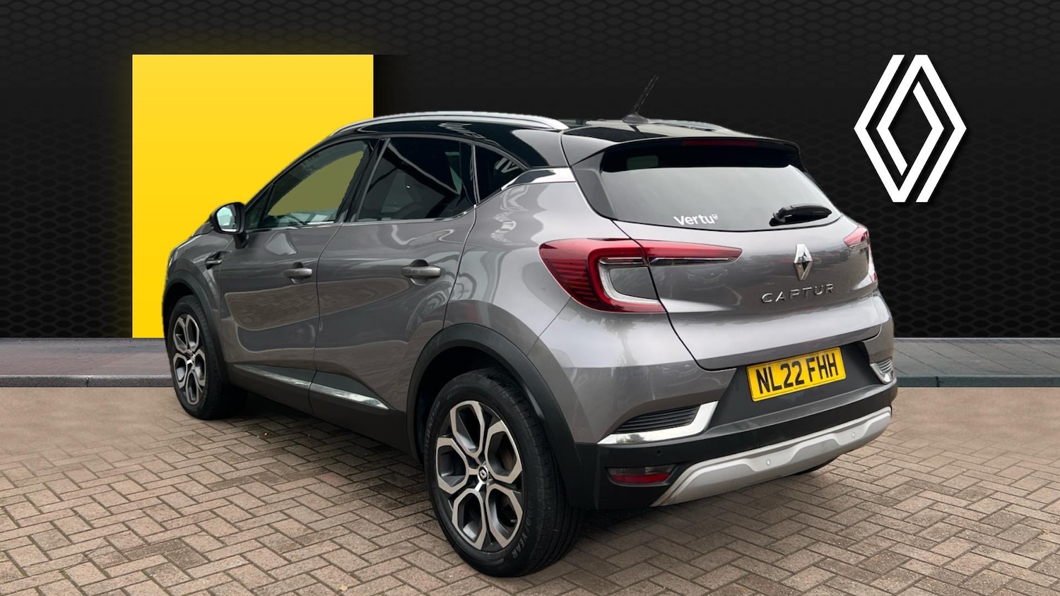 Used Renault Captur 2022 for sale - 76405170: Photo 2