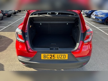 Used Renault Captur 2025 for sale - 76403150: Photo