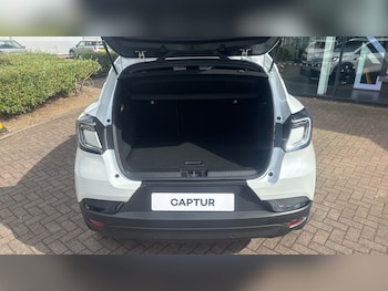 Used Renault Captur 2026 for sale - 79572136: Photo