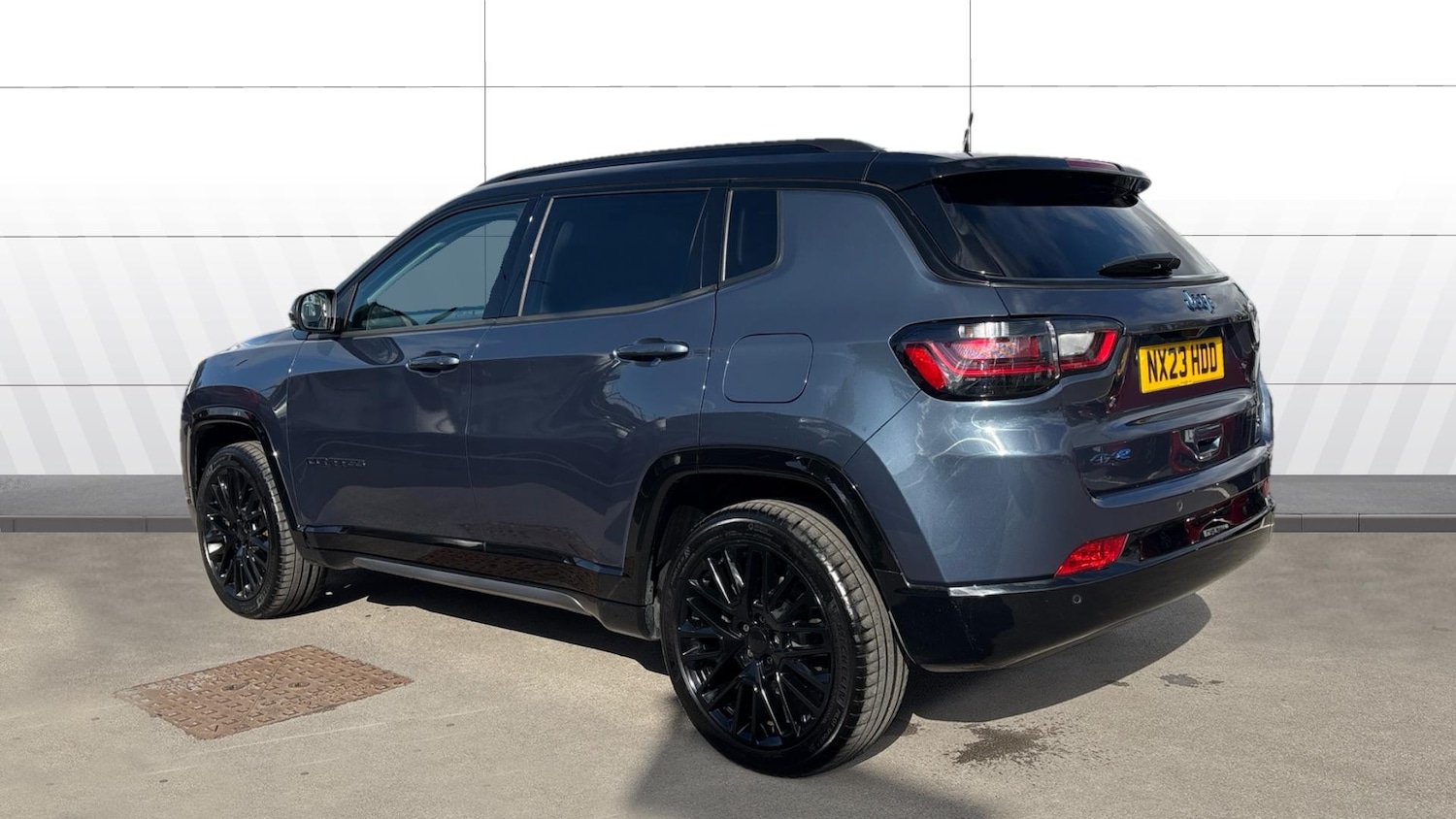 Used Jeep Compass 2023 for sale - 76451810: Photo 2