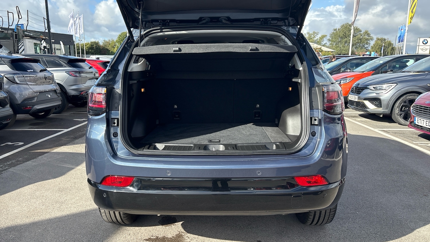 Used Jeep Compass 2023 for sale - 76451810: Photo 4