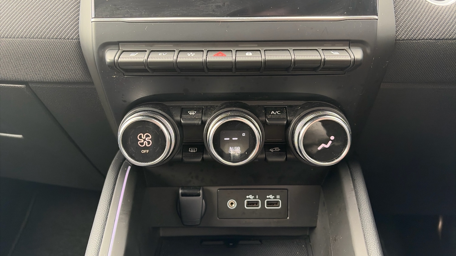 Used Renault Clio 2024 for sale - 78199391: Photo 24