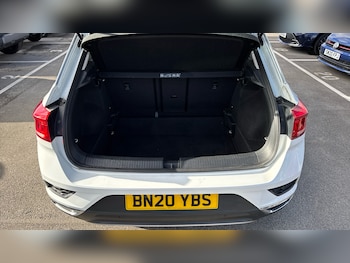 Used Volkswagen T-Roc 2020 for sale - 76265869: Photo