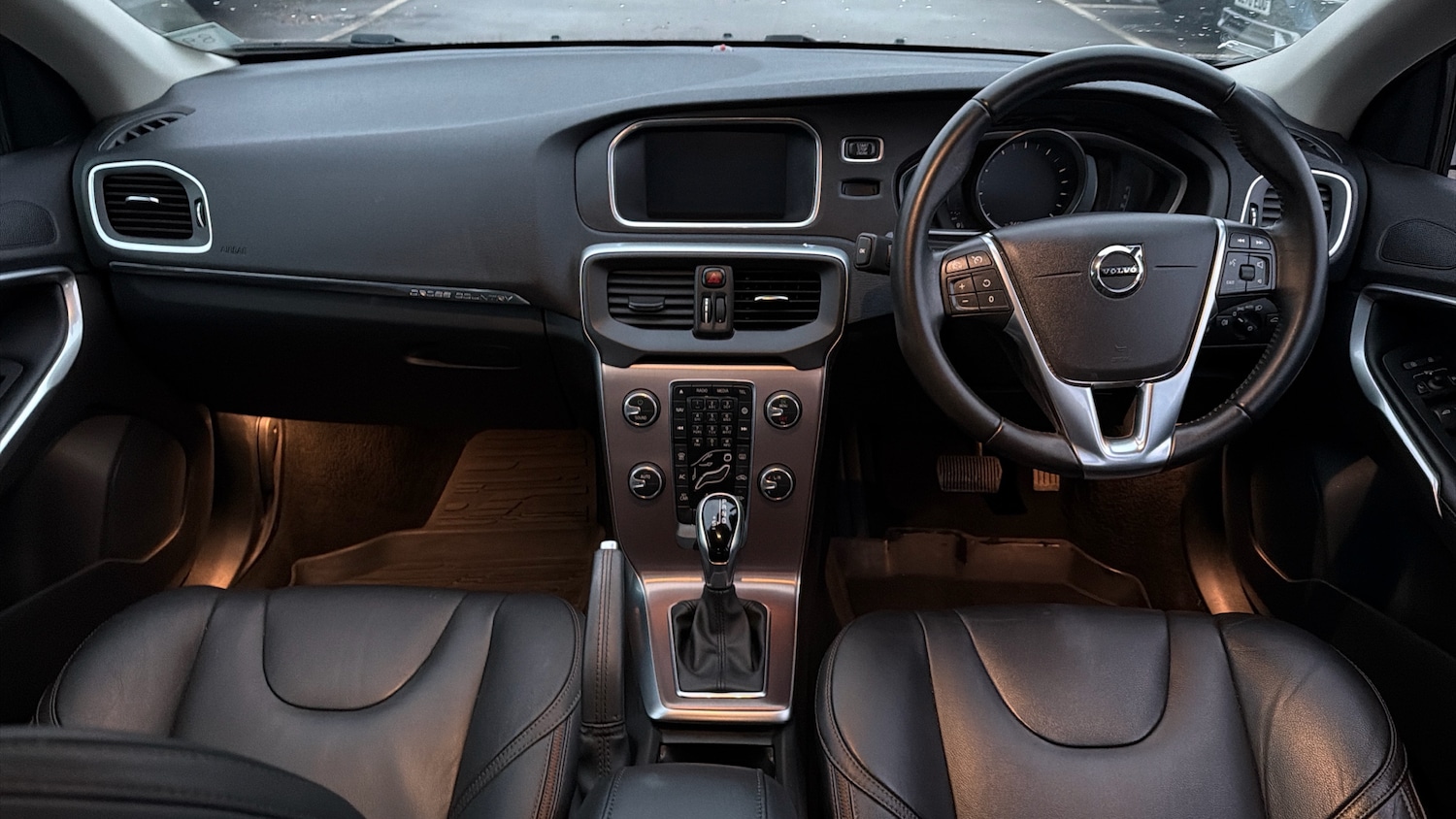 Used Volvo V40 2019 for sale - 76984622: Photo 10