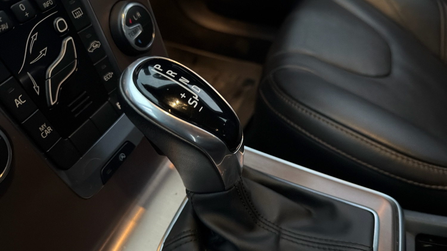 Used Volvo V40 2019 for sale - 76984622: Photo 13