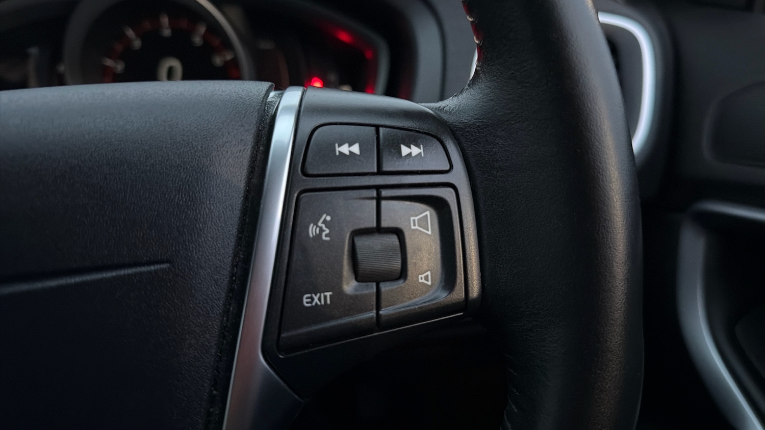 Used Volvo V40 2019 for sale - 76984622: Photo 24