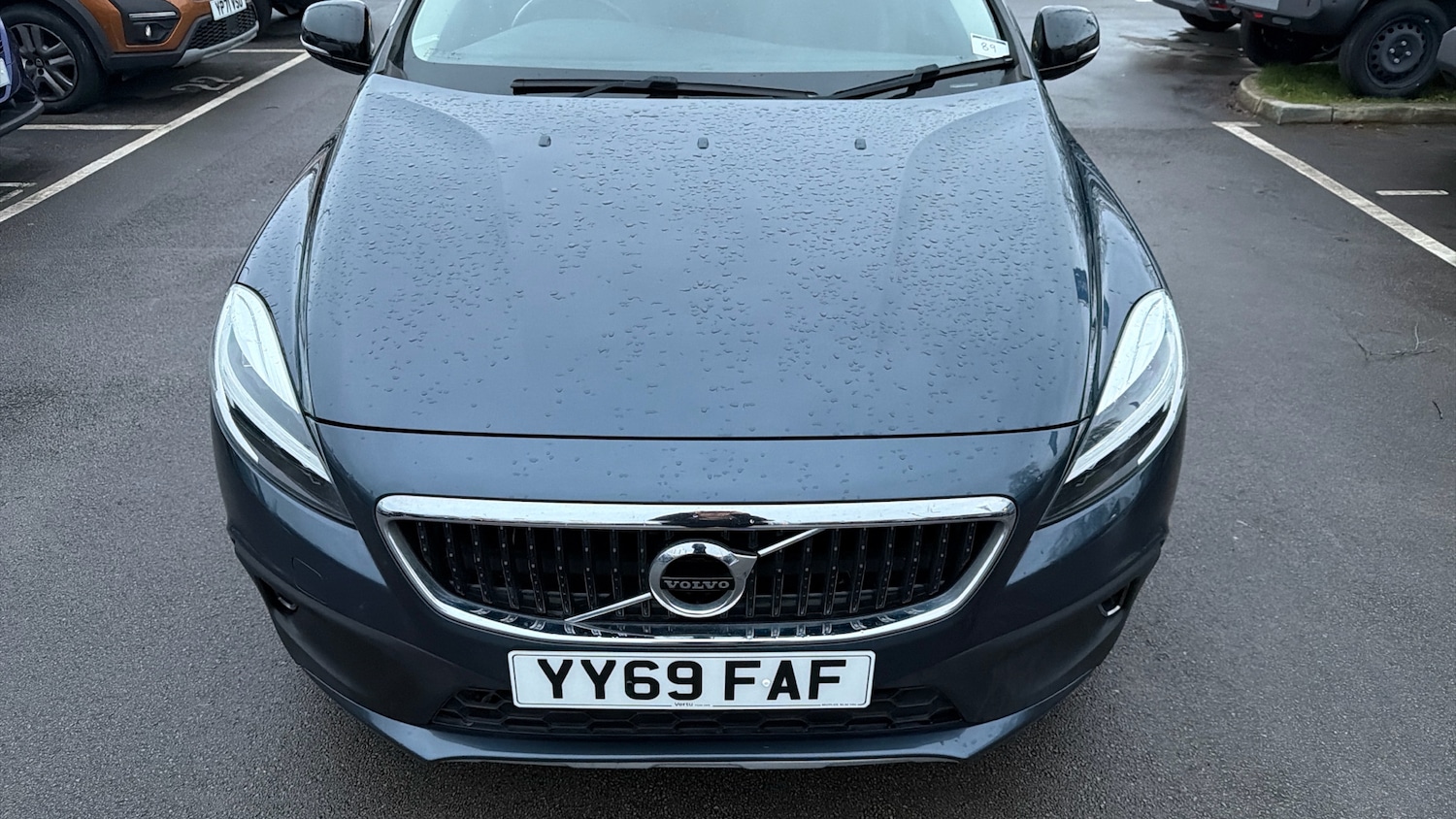 Used Volvo V40 2019 for sale - 76984622: Photo 8
