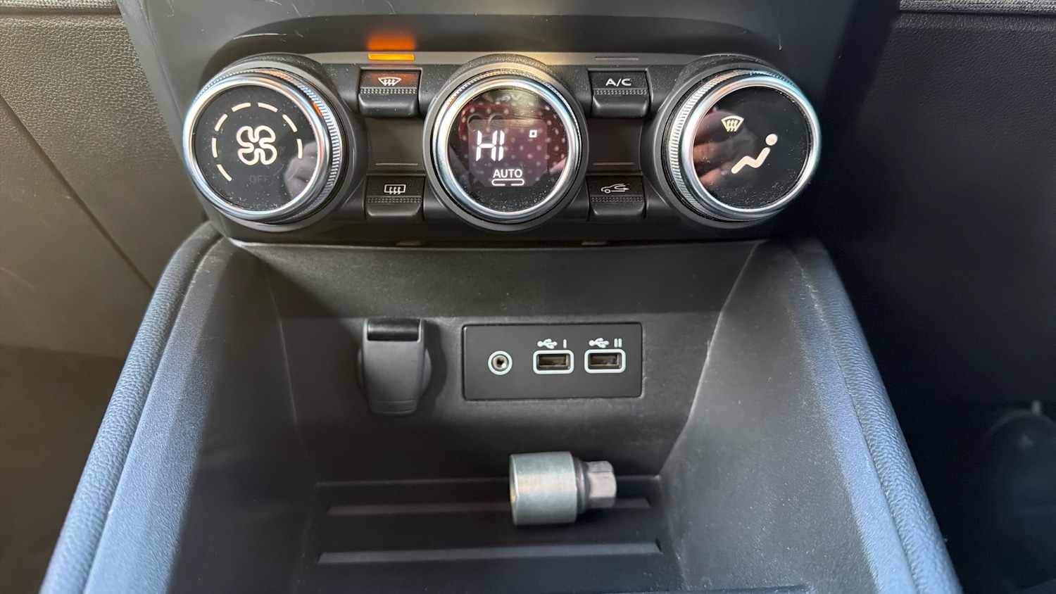 Used Renault Clio 2025 for sale - 77225690: Photo 29