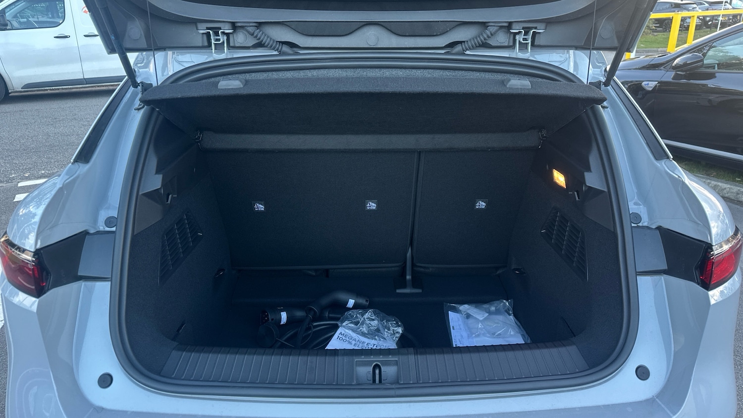 Used Renault Megane E Tech 2025 for sale - 76324478: Photo 4