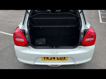 Used Suzuki Swift 2024 for sale - 74972404: Photo