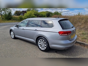Used Volkswagen Passat 2019 for sale - 75756506: Photo