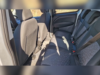 Used Vauxhall Combo 2017 for sale - 75838011: Photo