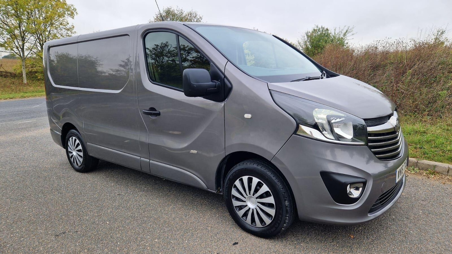 Used Vauxhall Vivaro 2016 for sale - 76360999: Photo 1