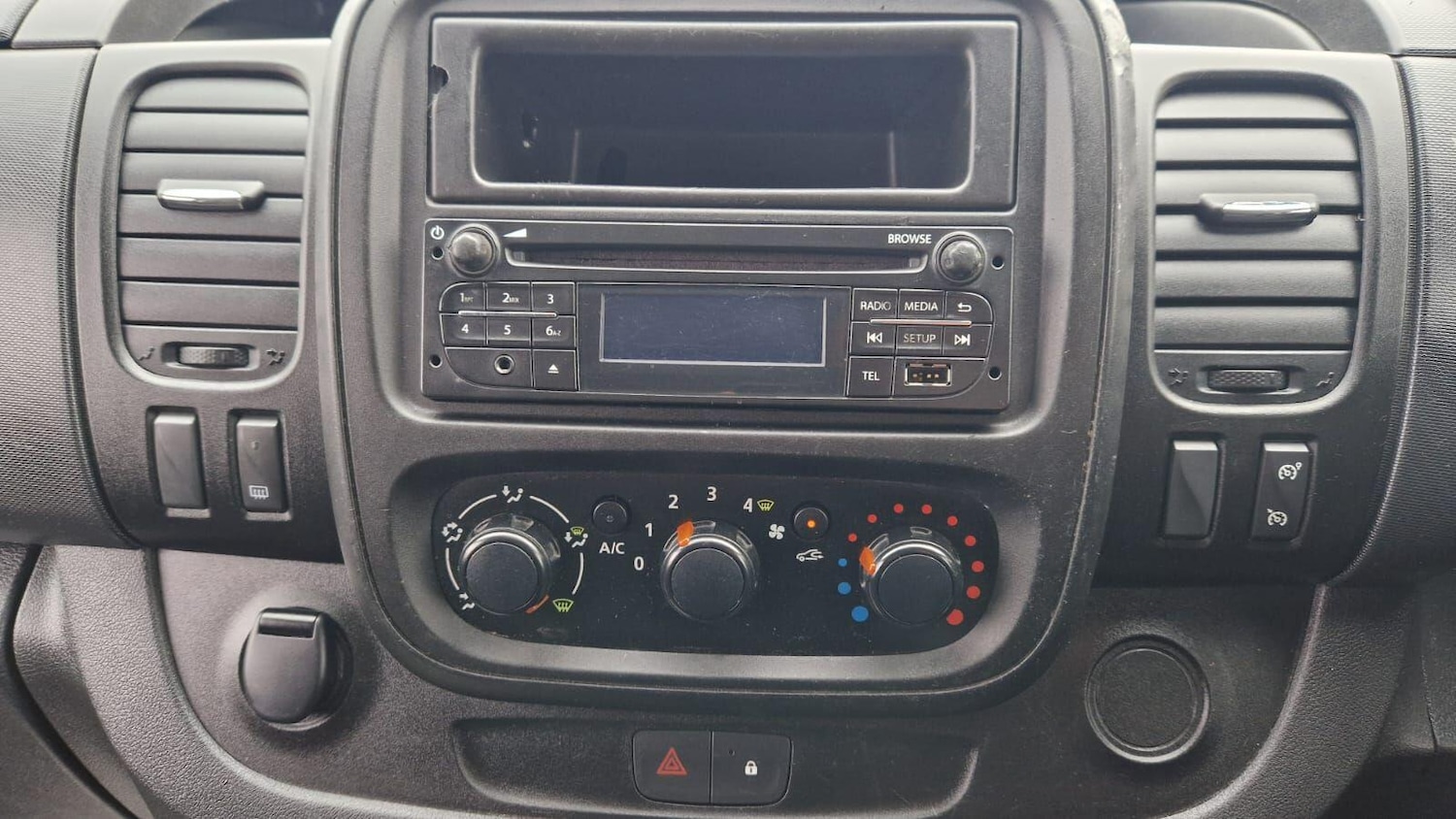Used Vauxhall Vivaro 2016 for sale - 76360999: Photo 14