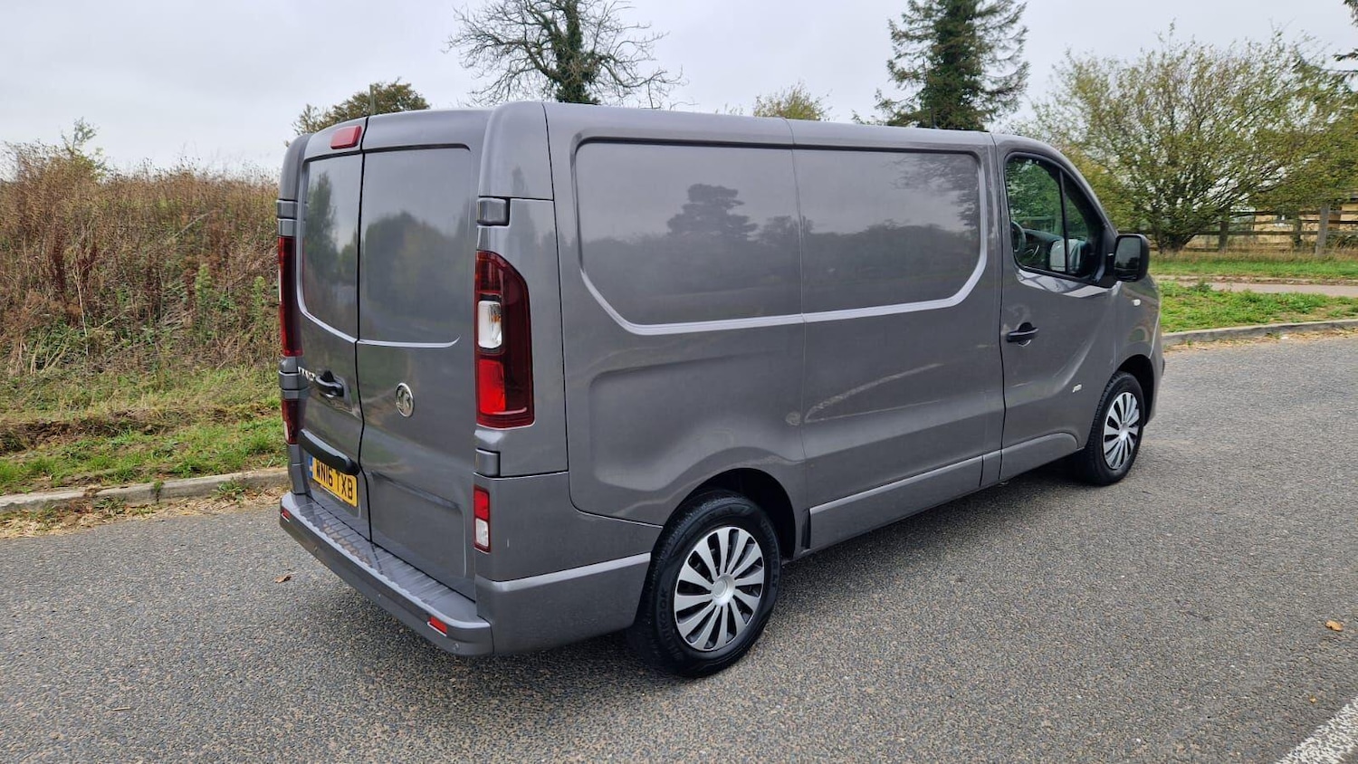 Used Vauxhall Vivaro 2016 for sale - 76360999: Photo 3
