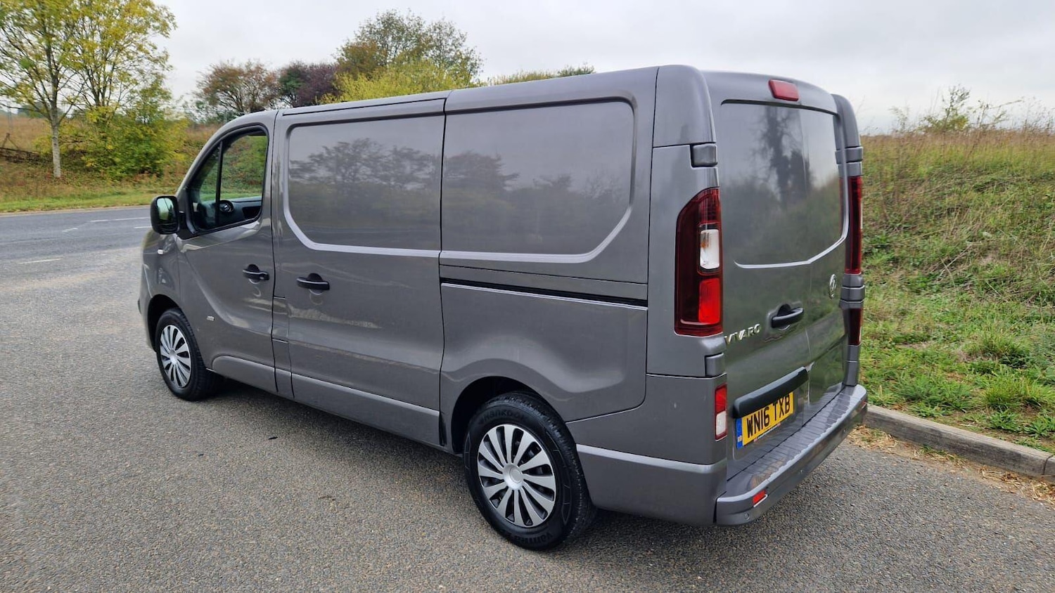 Used Vauxhall Vivaro 2016 for sale - 76360999: Photo 6