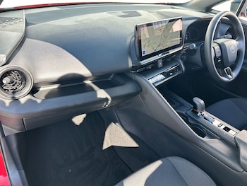 Used Toyota C-HR 2024 for sale - 78121180: Photo