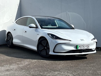 2025 - 300kW Long Range 100kWh 5dr Auto
