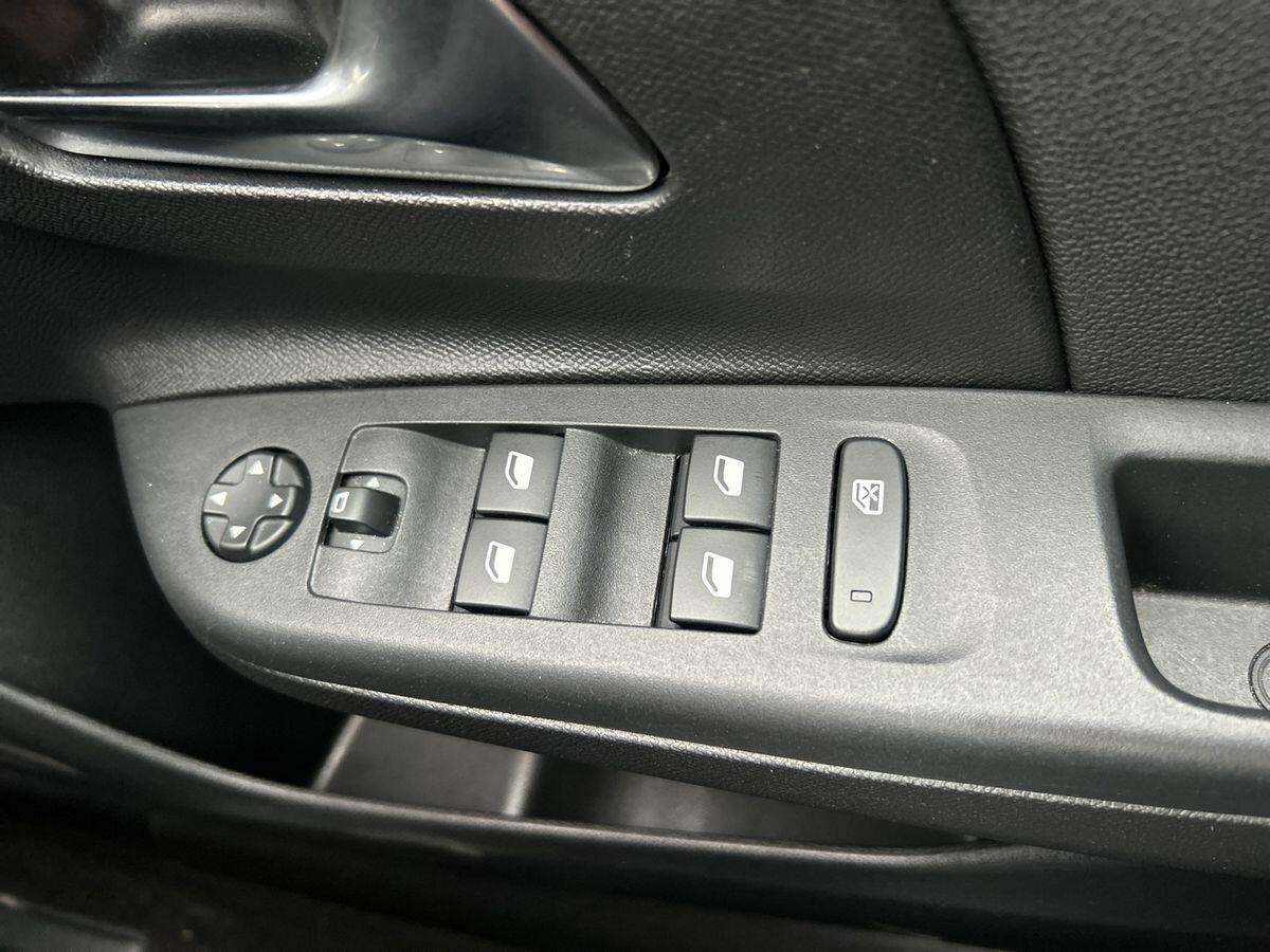 Used Vauxhall Corsa 2023 for sale - 77415357: Photo 40