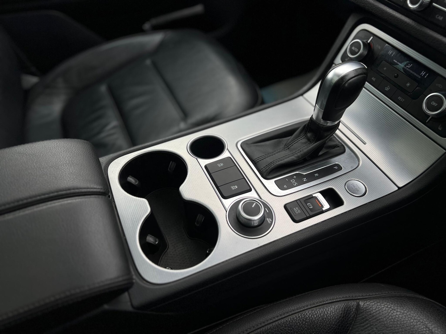 Used Volkswagen Touareg 2016 for sale - 78071844: Photo 62