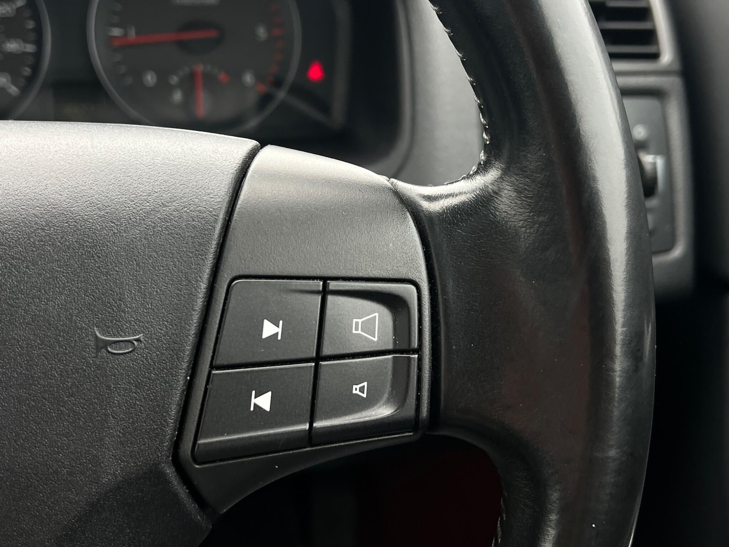 Used Volvo C30 2010 for sale - 78127841: Photo 45