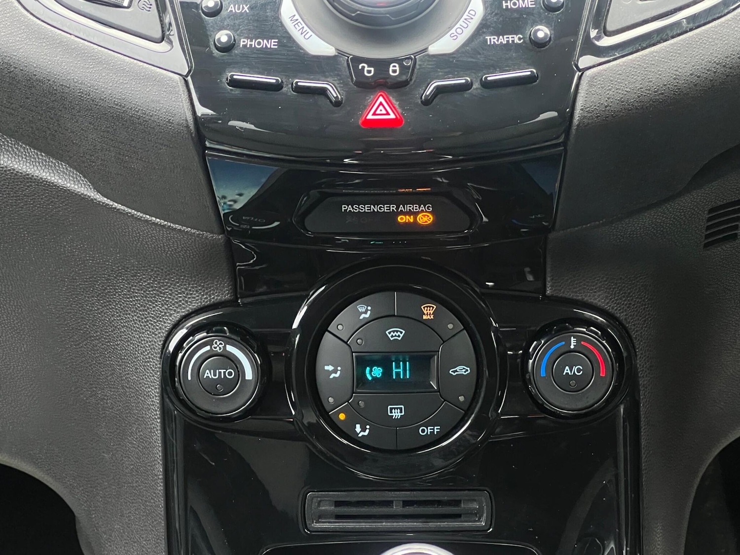 Used Ford Fiesta 2015 for sale - 77468840: Photo 44