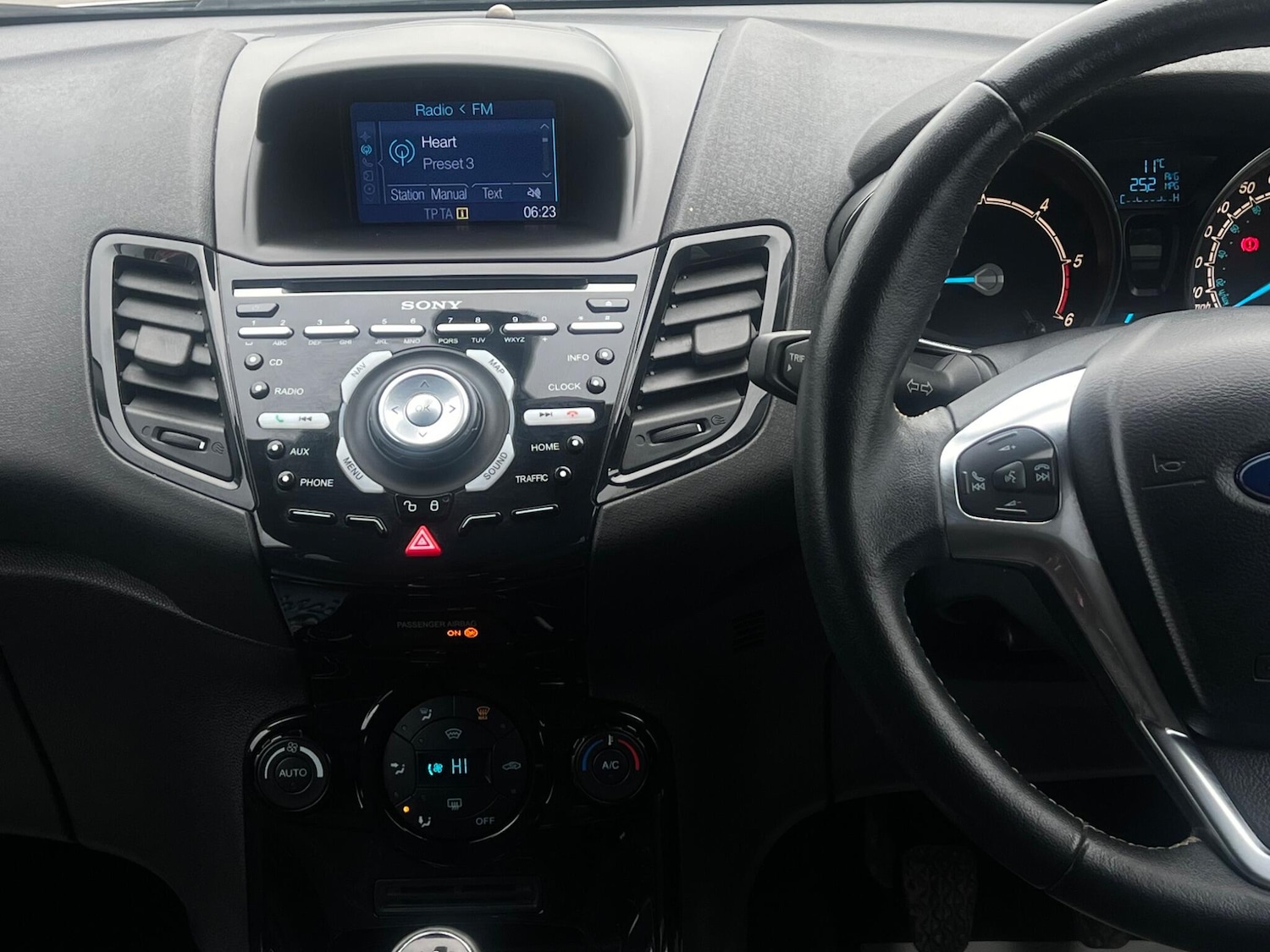 Used Ford Fiesta 2015 for sale - 77468840: Photo 45