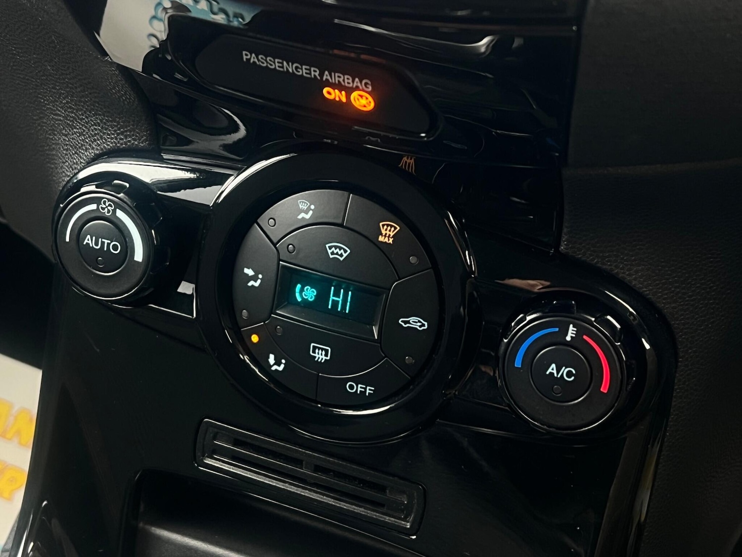 Used Ford Fiesta 2015 for sale - 77468840: Photo 48