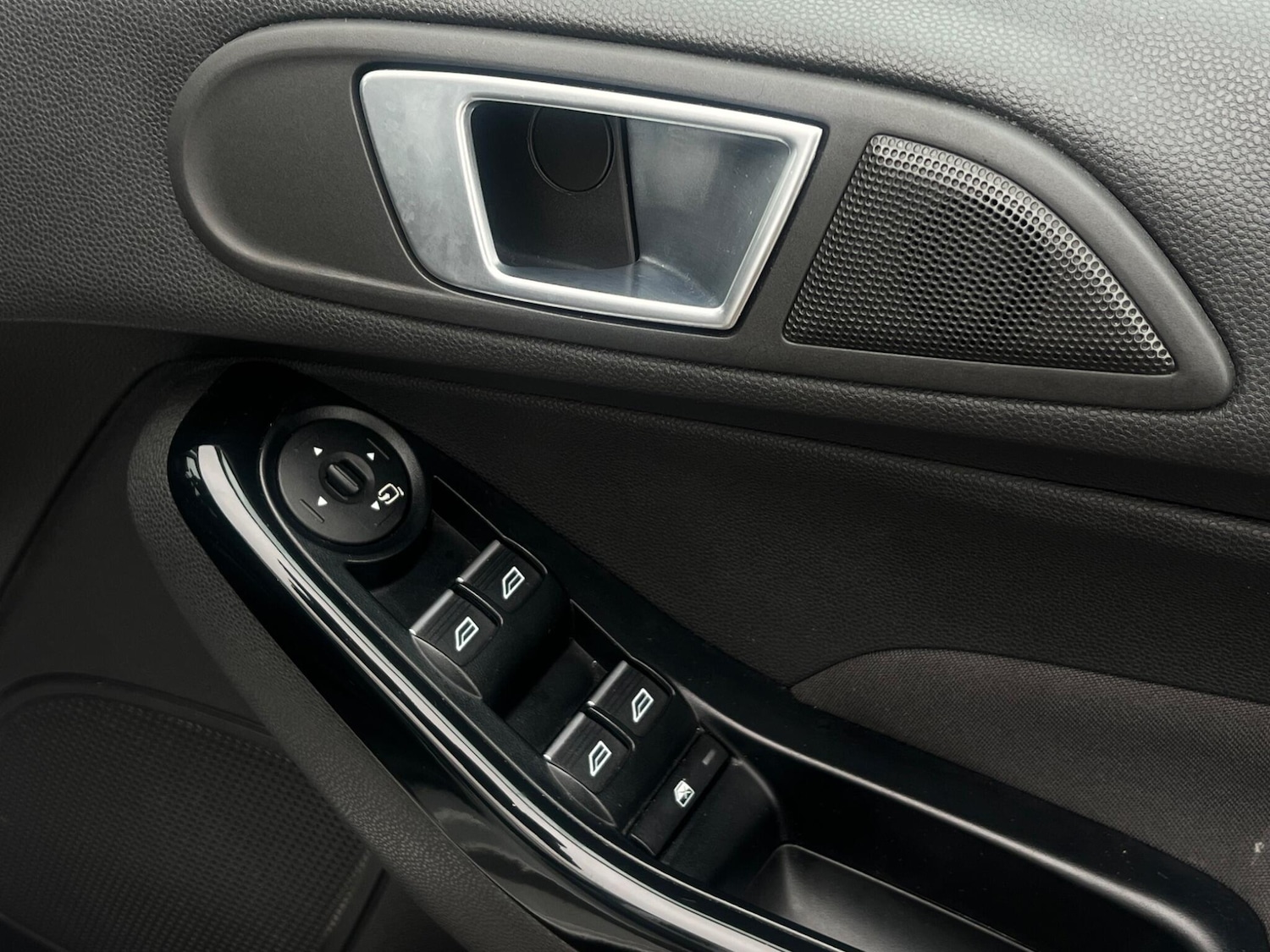 Used Ford Fiesta 2015 for sale - 77468840: Photo 63