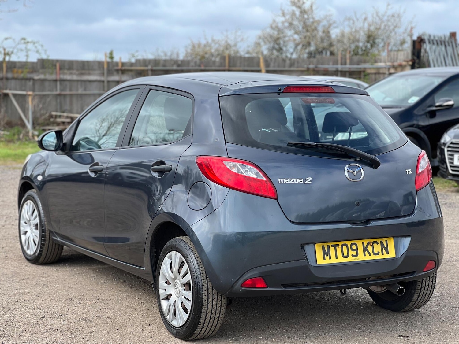 Used Mazda Mazda2 for sale - 78220324: Photo 6