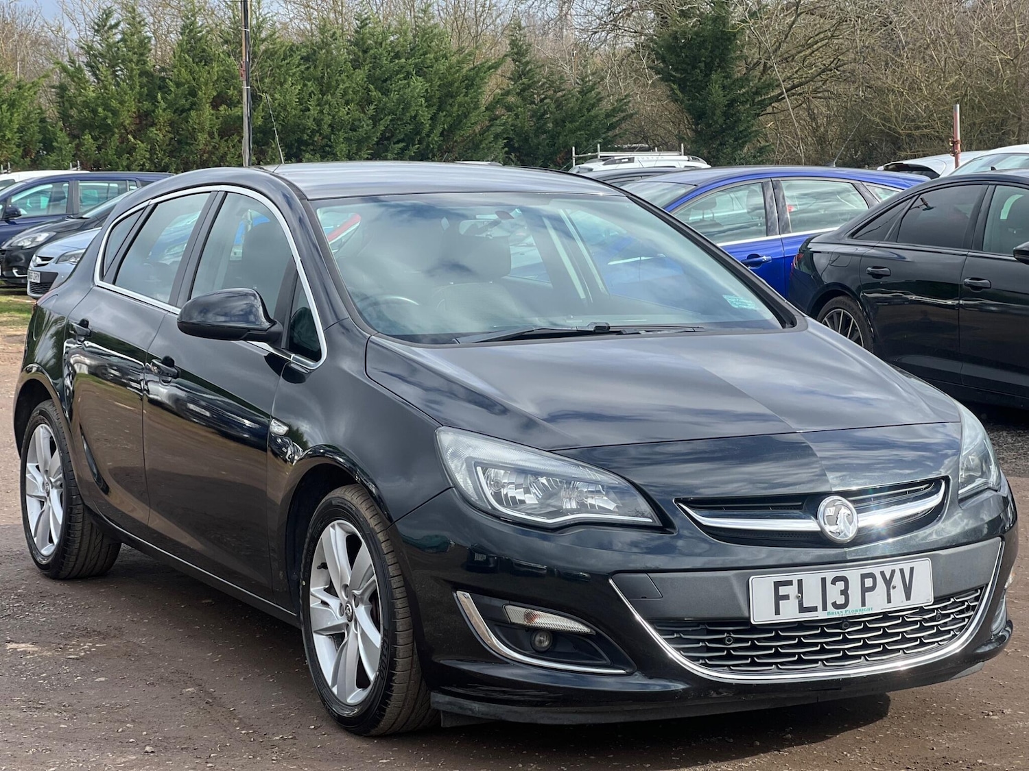 Used Vauxhall Astra 2013 for sale - 77657851: Photo 2