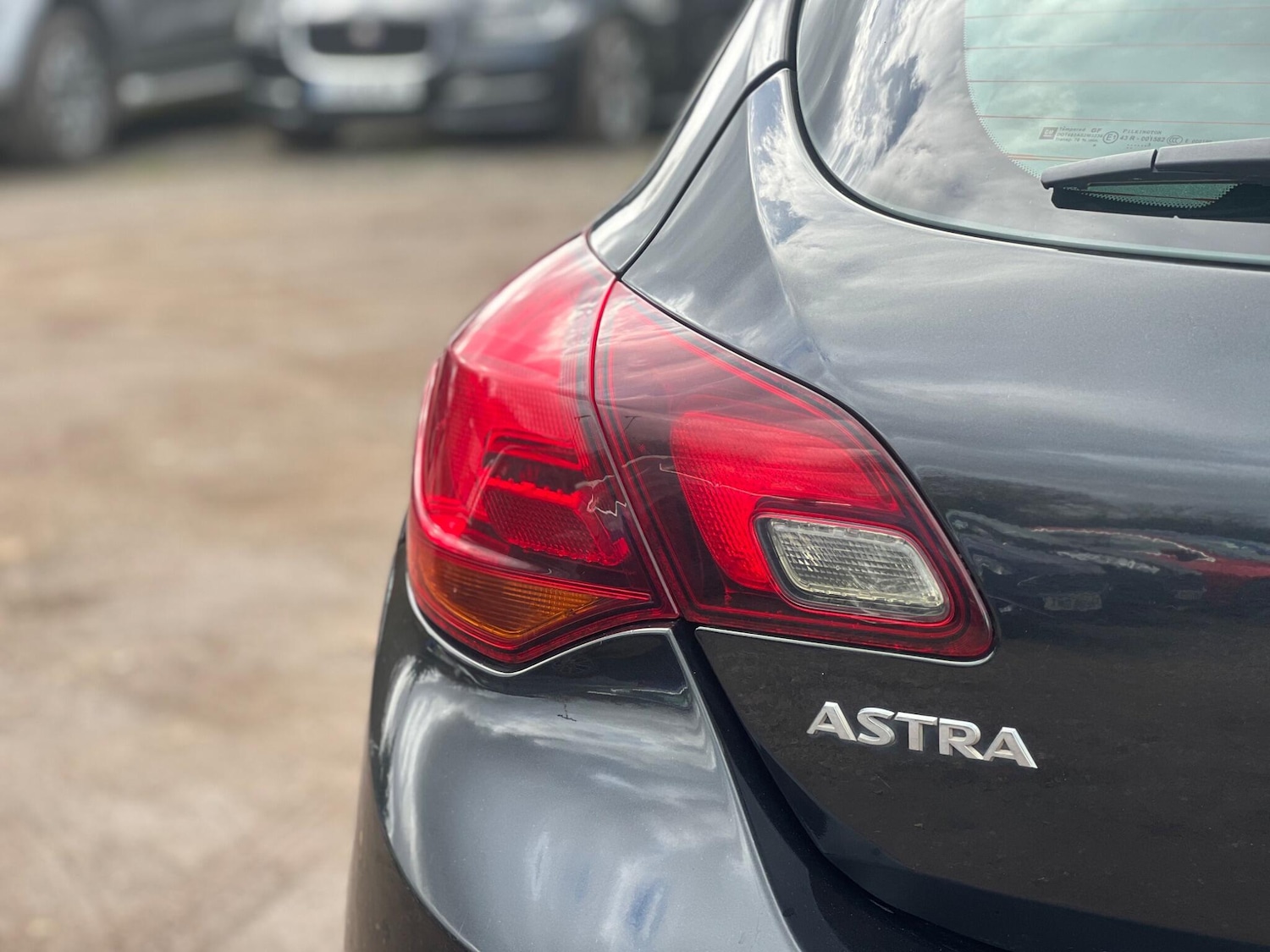 Used Vauxhall Astra 2013 for sale - 77657851: Photo 25