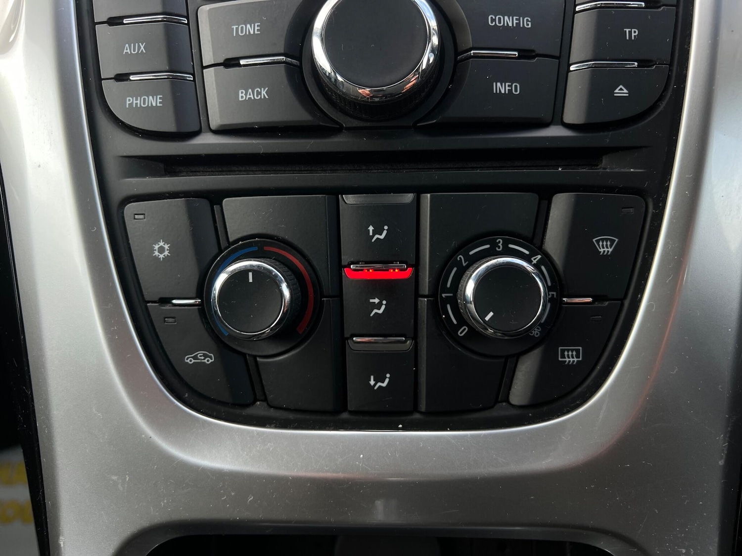 Used Vauxhall Astra 2013 for sale - 77657851: Photo 54