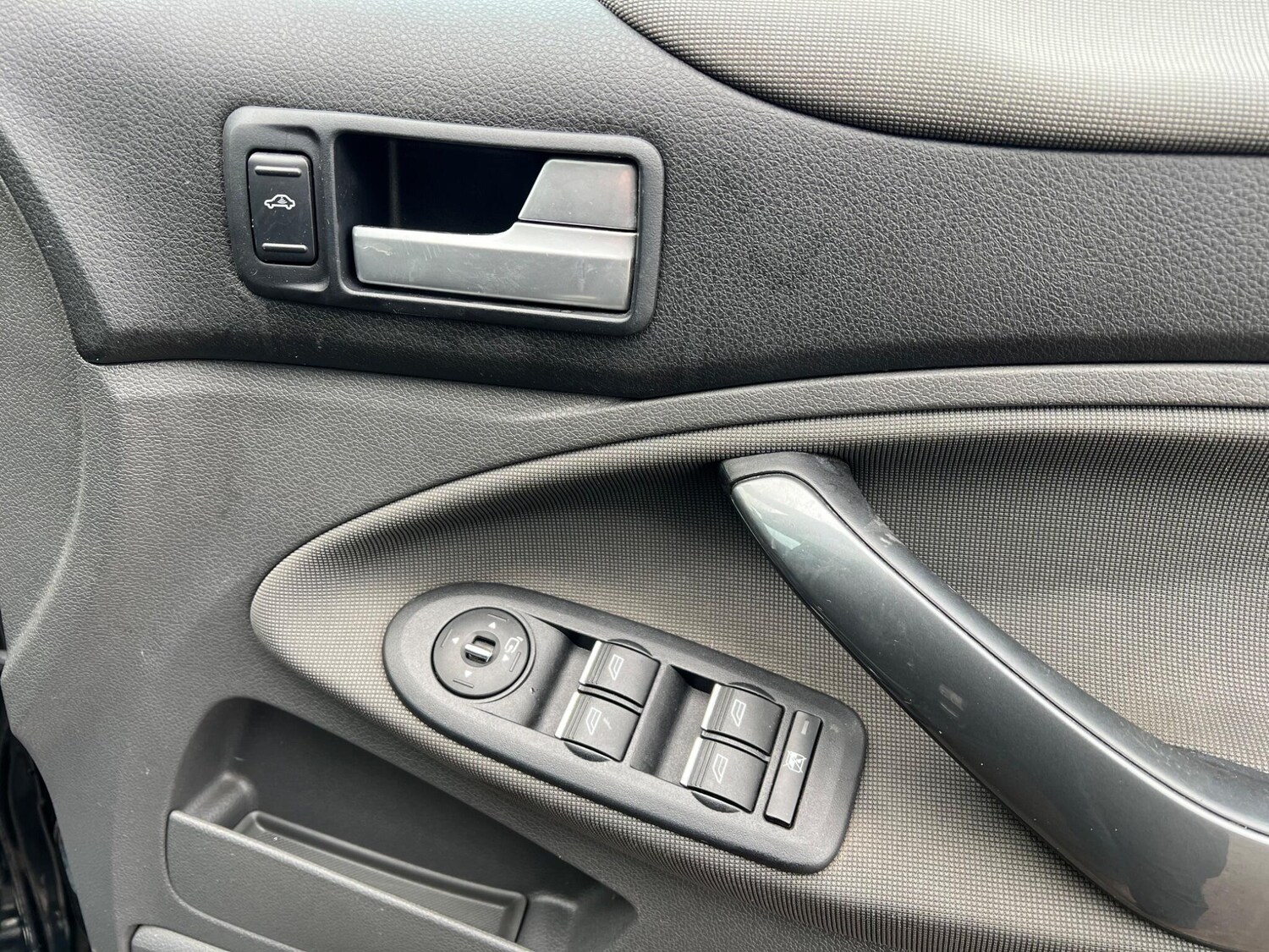 Used Ford Kuga 2009 for sale - 77586197: Photo 31