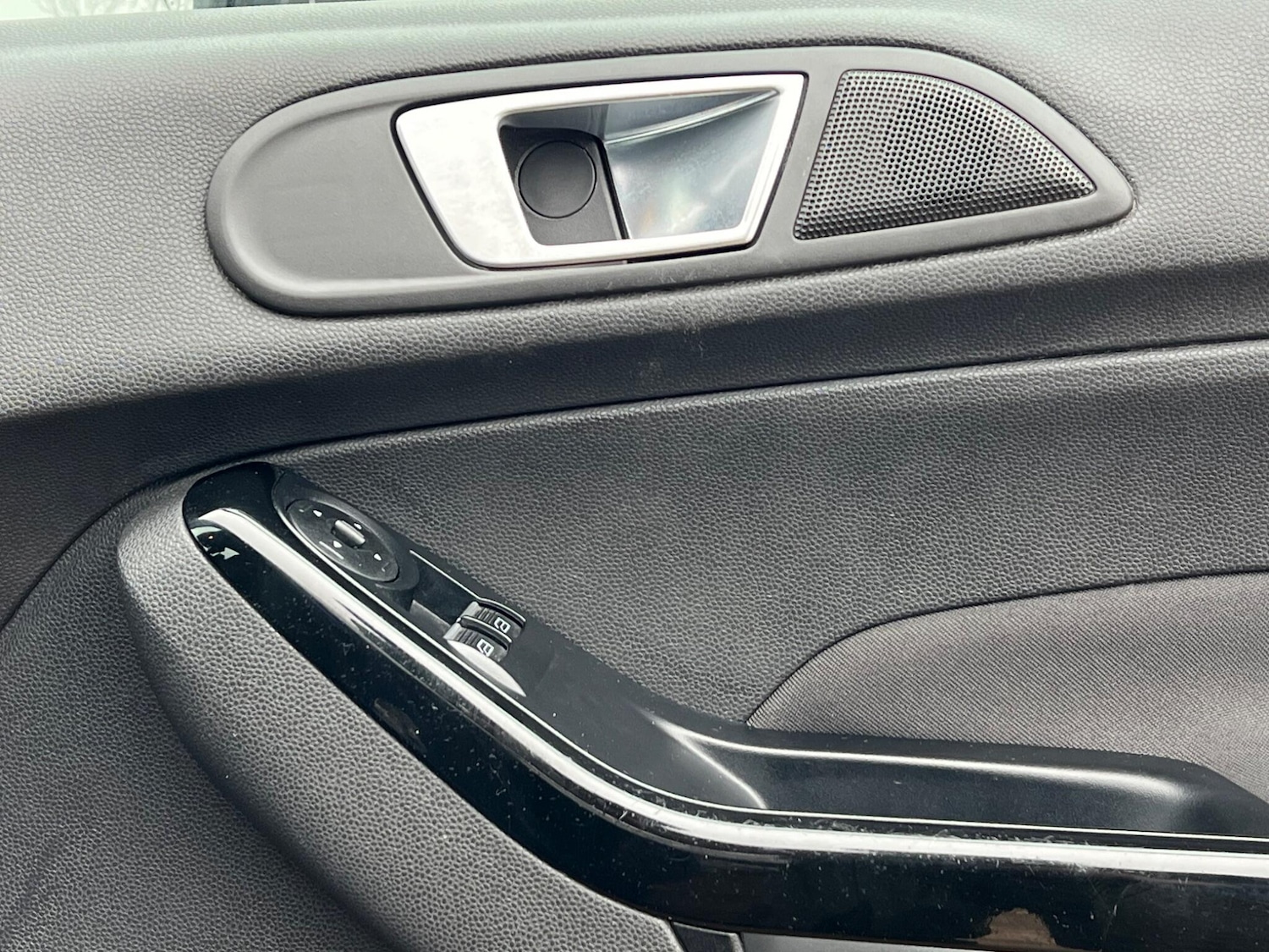 Used Ford Fiesta 2015 for sale - 77793939: Photo 32