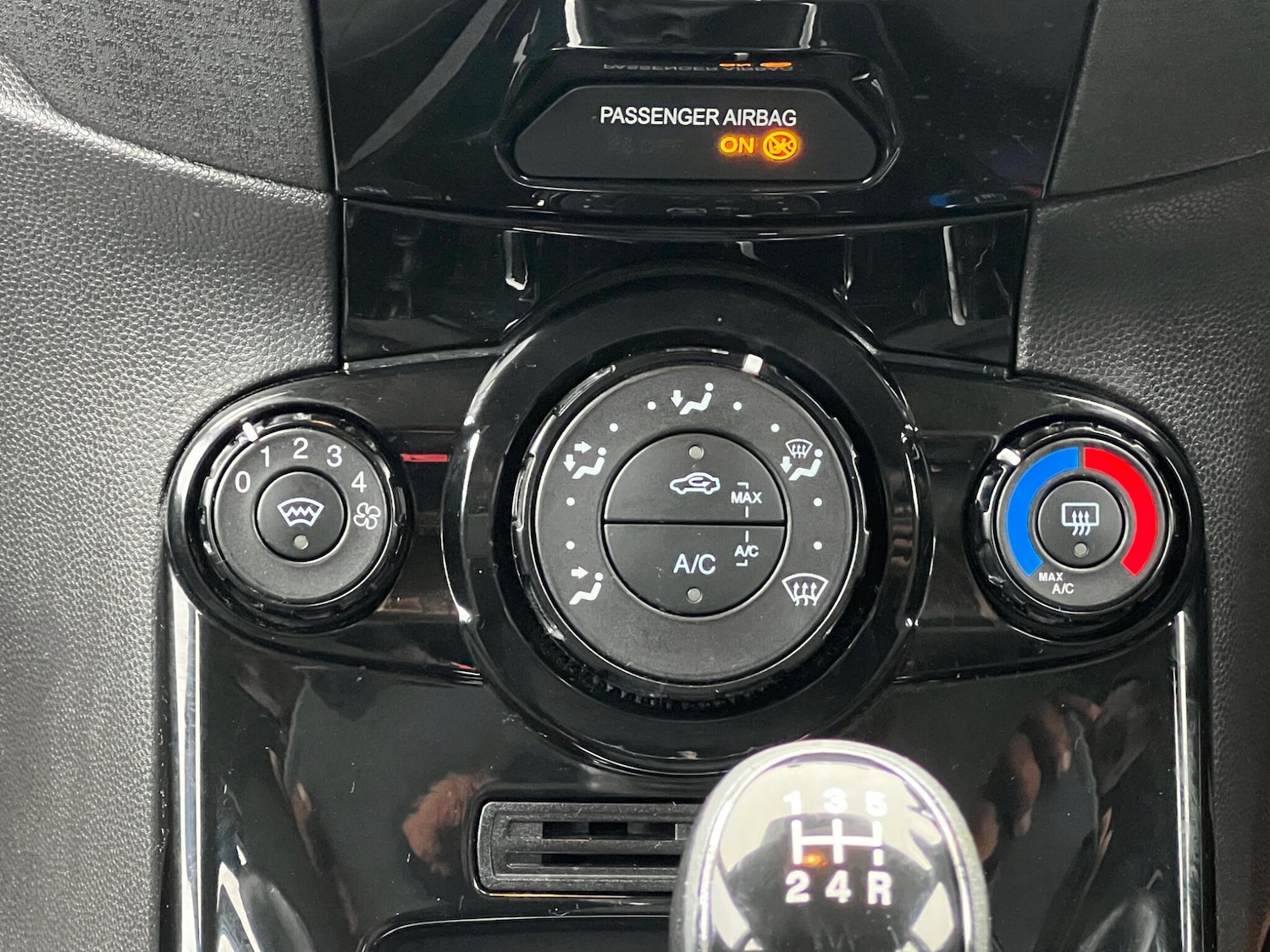 Used Ford Fiesta 2015 for sale - 77793939: Photo 56