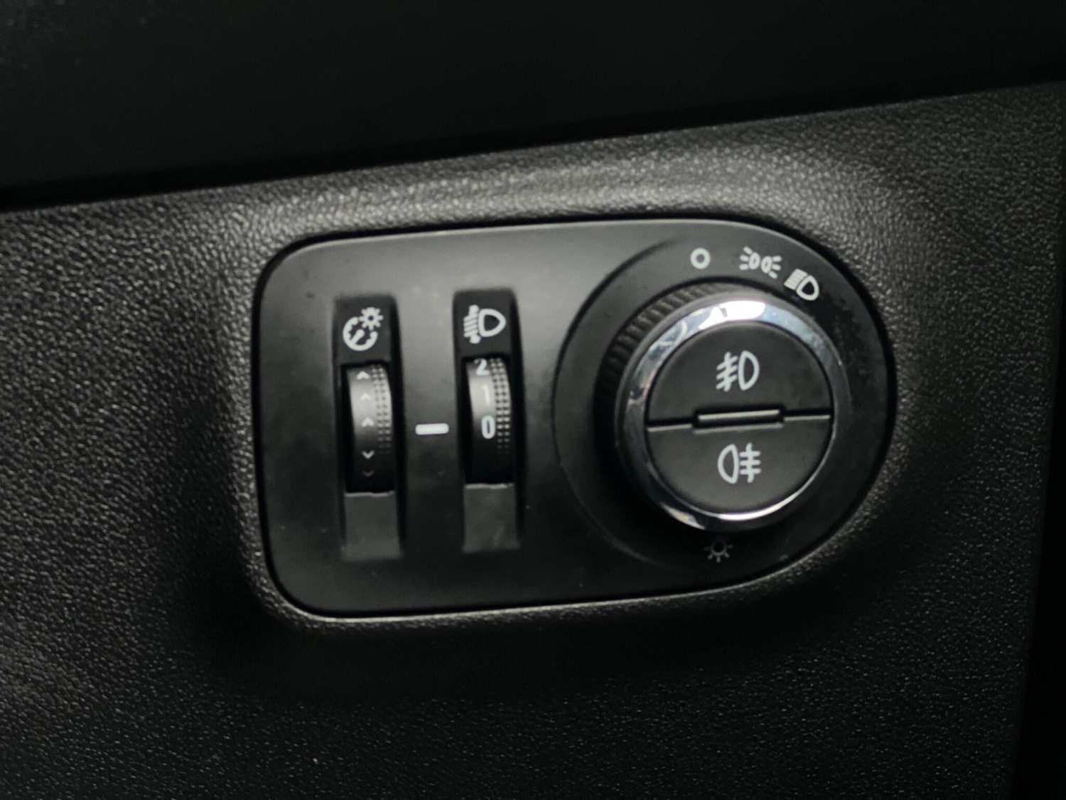 Used Vauxhall Corsa 2016 for sale - 77455687: Photo 52