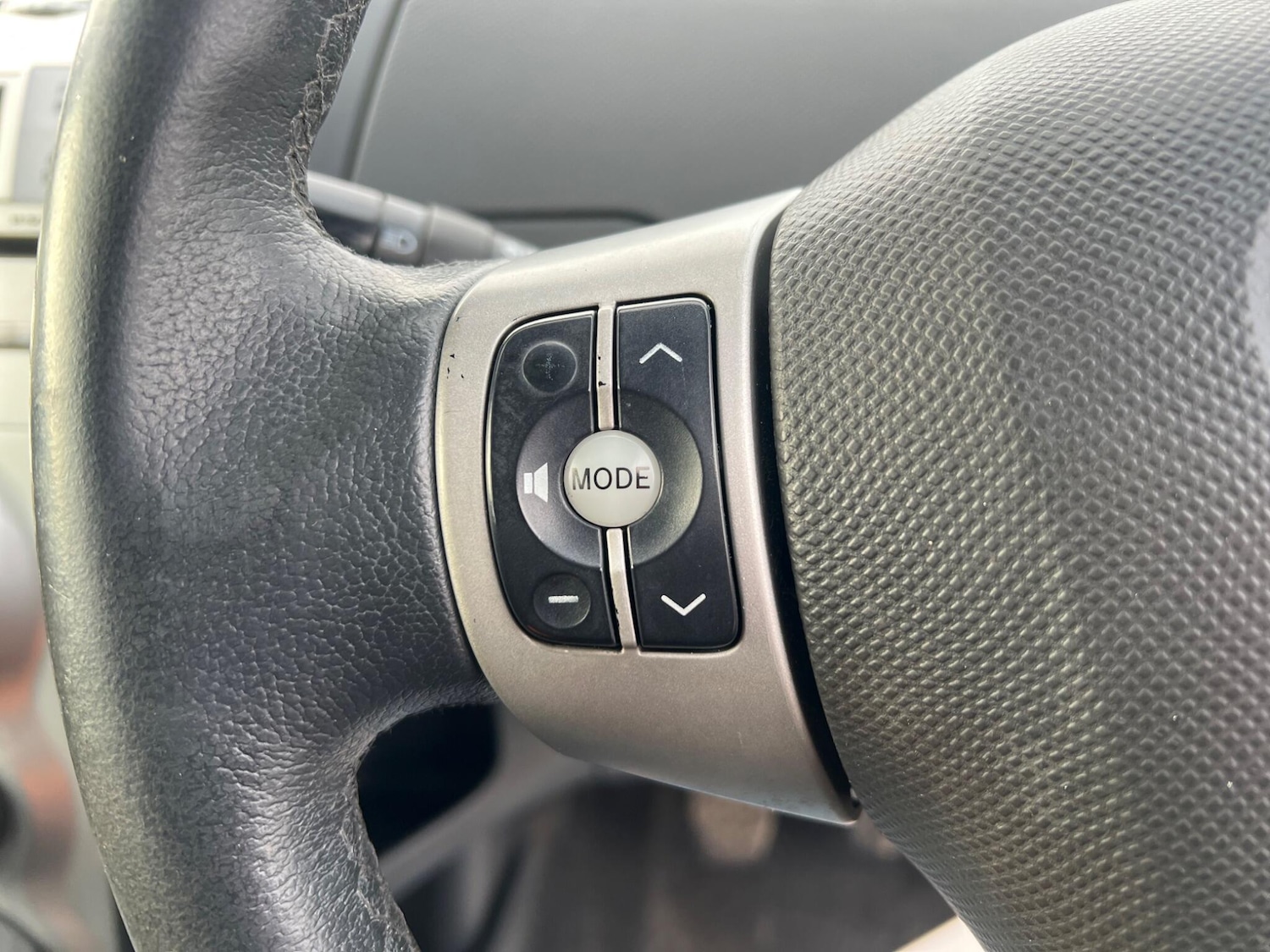 Used Toyota Yaris 2008 for sale - 77624816: Photo 44